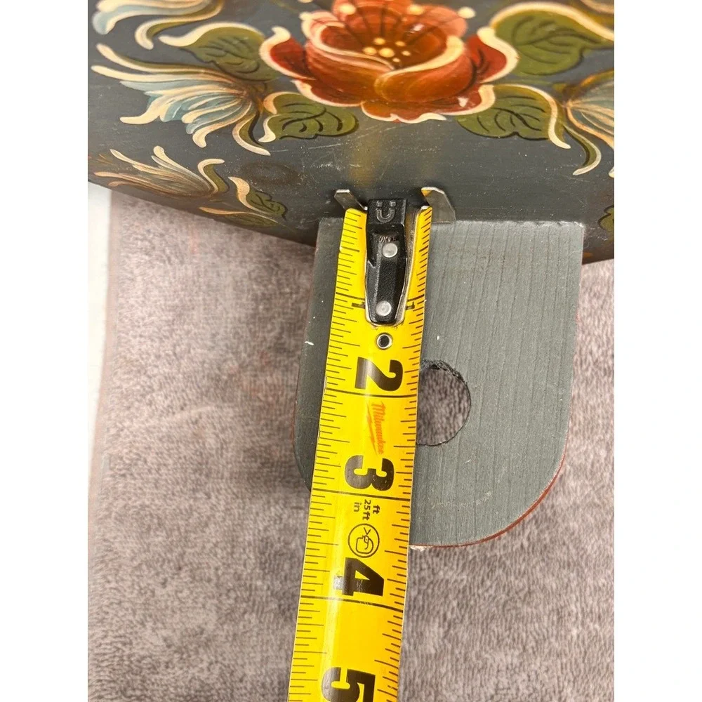 Unbranded item shows